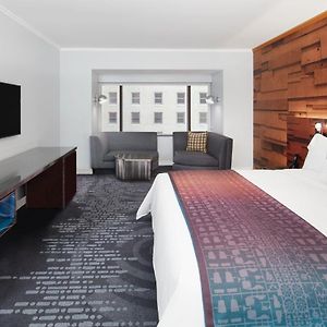 Lower Floors King Room